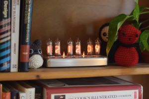 images/PolishedClockNew/Polished_OnShelf_small.jpg